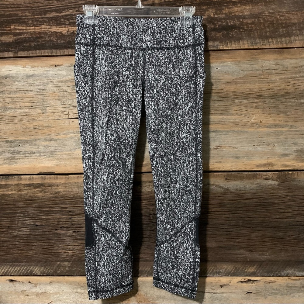 Patterned lululemon leggings with mesh